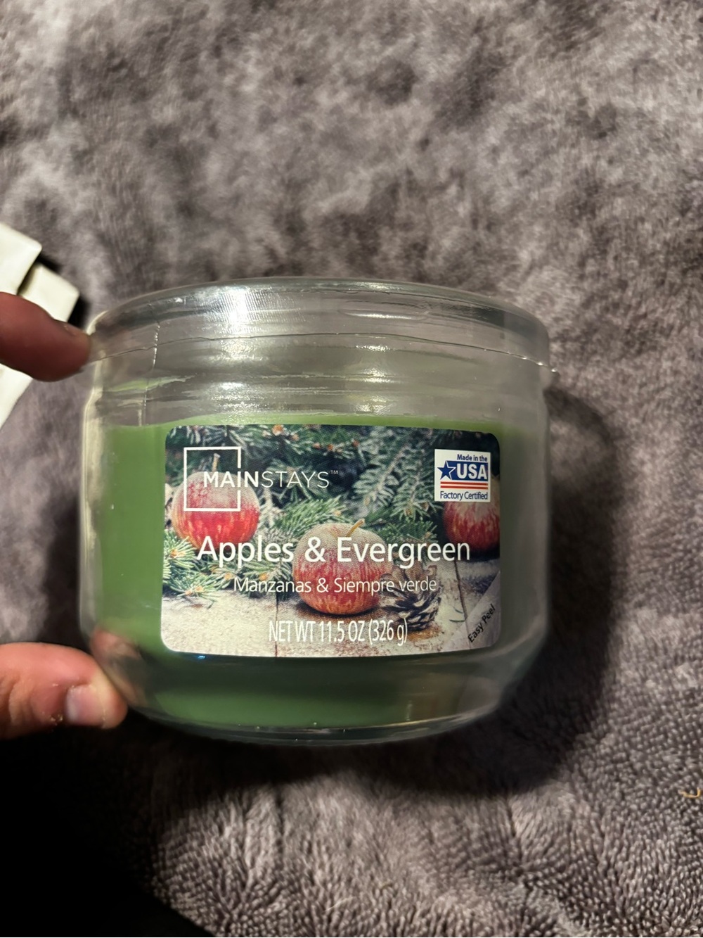 New never used Mainstays Apples & Evergreen Scented Candle - Green
